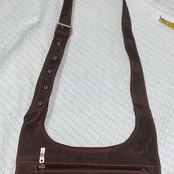 Like new Baggalini Messenger Jetsetter slim Crossbody - Picture 6 of 16